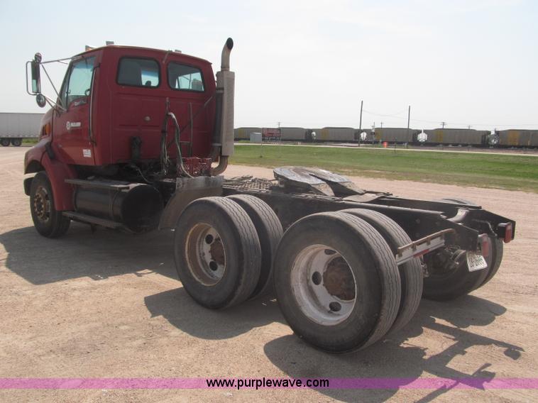 image for item F7087 1997 Ford LT9513 Louisville 113 Conventional H semi truck