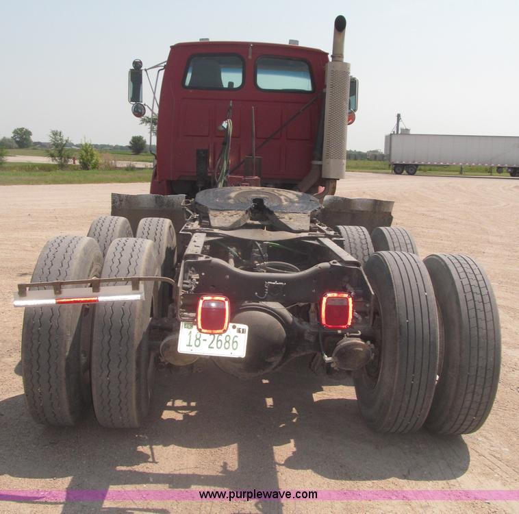 image for item F7087 1997 Ford LT9513 Louisville 113 Conventional H semi truck