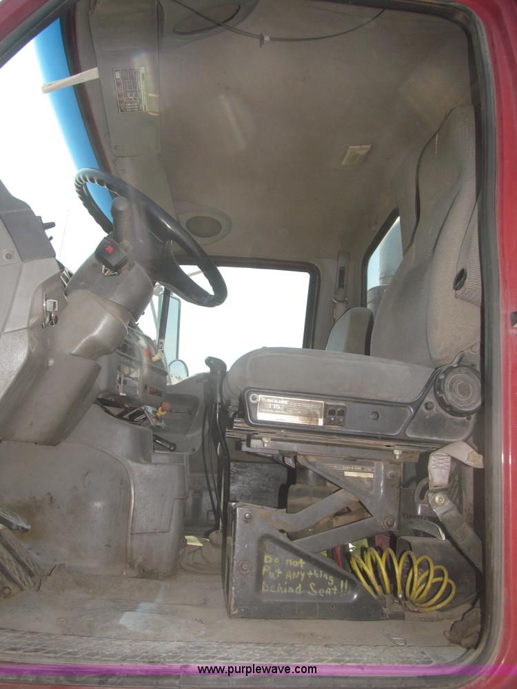 image for item F7087 1997 Ford LT9513 Louisville 113 Conventional H semi truck