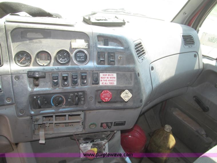 image for item F7087 1997 Ford LT9513 Louisville 113 Conventional H semi truck