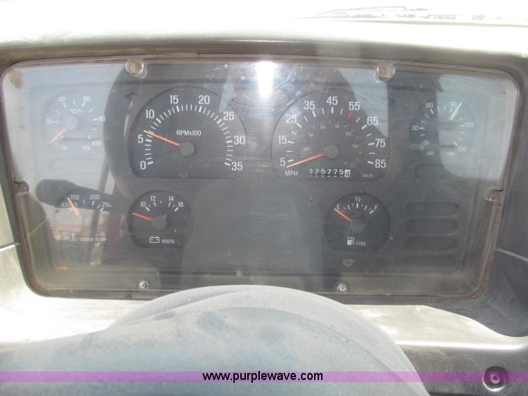 image for item F7087 1997 Ford LT9513 Louisville 113 Conventional H semi truck