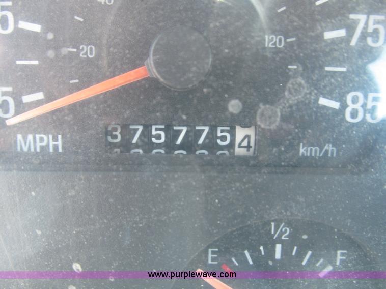 image for item F7087 1997 Ford LT9513 Louisville 113 Conventional H semi truck