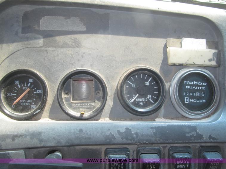 image for item F7087 1997 Ford LT9513 Louisville 113 Conventional H semi truck