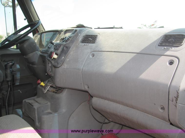 image for item F7087 1997 Ford LT9513 Louisville 113 Conventional H semi truck