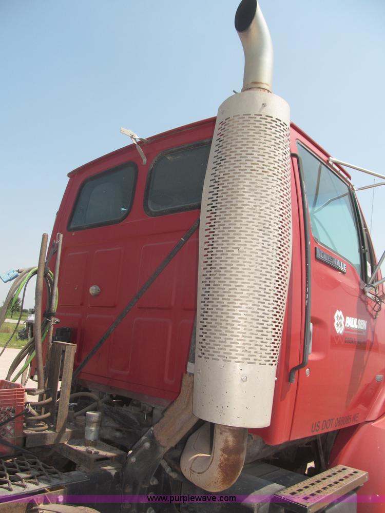 image for item F7087 1997 Ford LT9513 Louisville 113 Conventional H semi truck