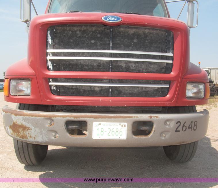 image for item F7087 1997 Ford LT9513 Louisville 113 Conventional H semi truck