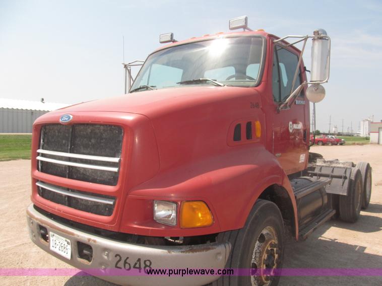 image for item F7087 1997 Ford LT9513 Louisville 113 Conventional H semi truck