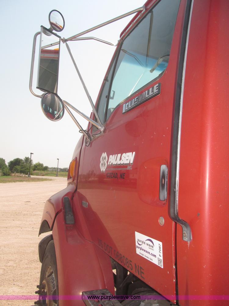 image for item F7087 1997 Ford LT9513 Louisville 113 Conventional H semi truck