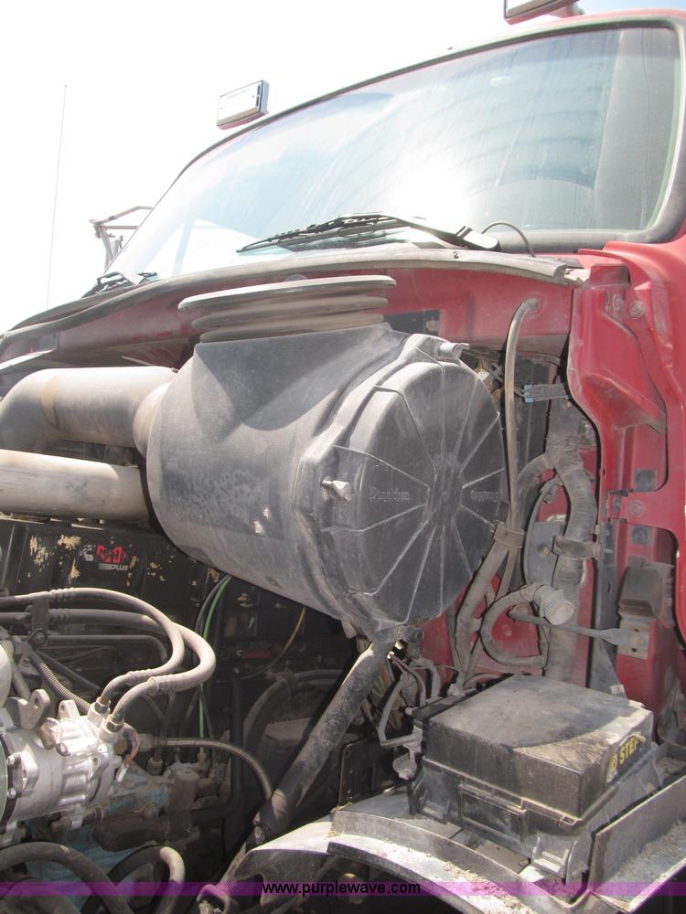 image for item F7087 1997 Ford LT9513 Louisville 113 Conventional H semi truck