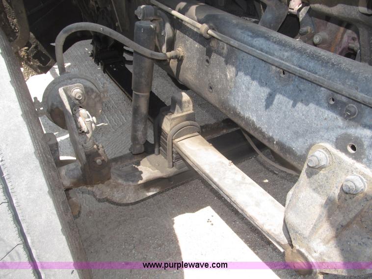 image for item F7087 1997 Ford LT9513 Louisville 113 Conventional H semi truck