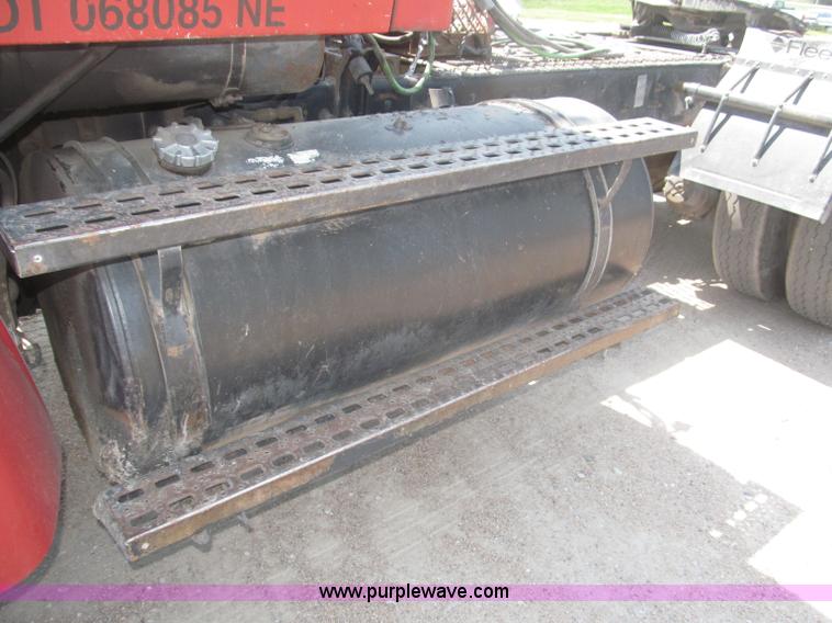 image for item F7087 1997 Ford LT9513 Louisville 113 Conventional H semi truck