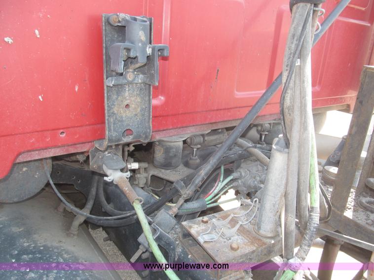 image for item F7087 1997 Ford LT9513 Louisville 113 Conventional H semi truck