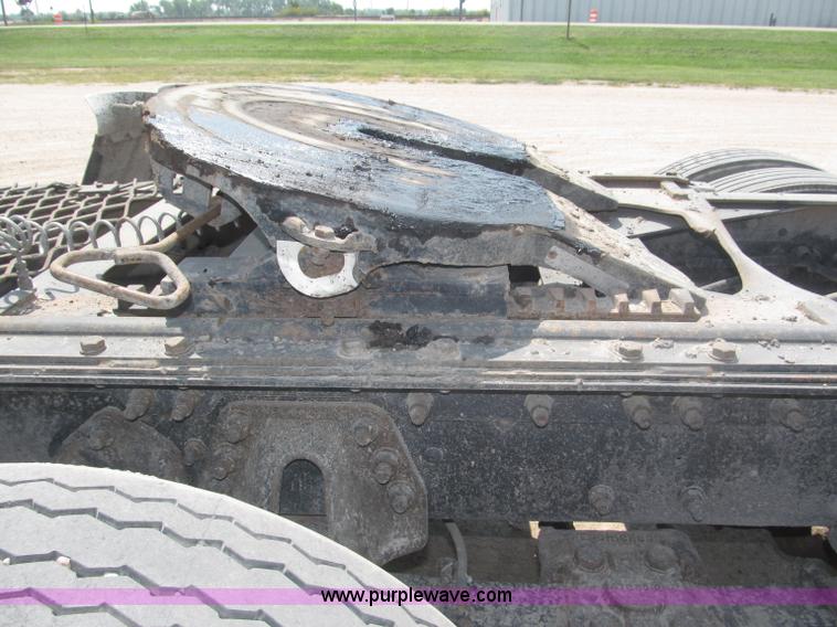 image for item F7087 1997 Ford LT9513 Louisville 113 Conventional H semi truck