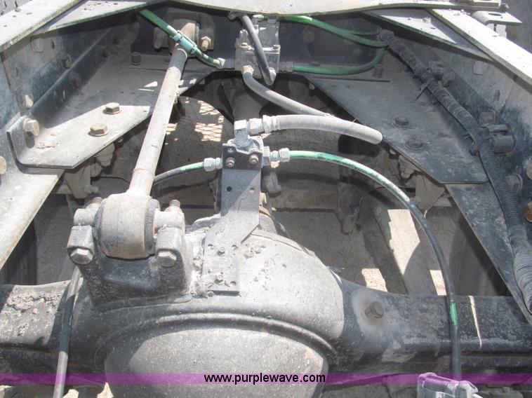 image for item F7087 1997 Ford LT9513 Louisville 113 Conventional H semi truck