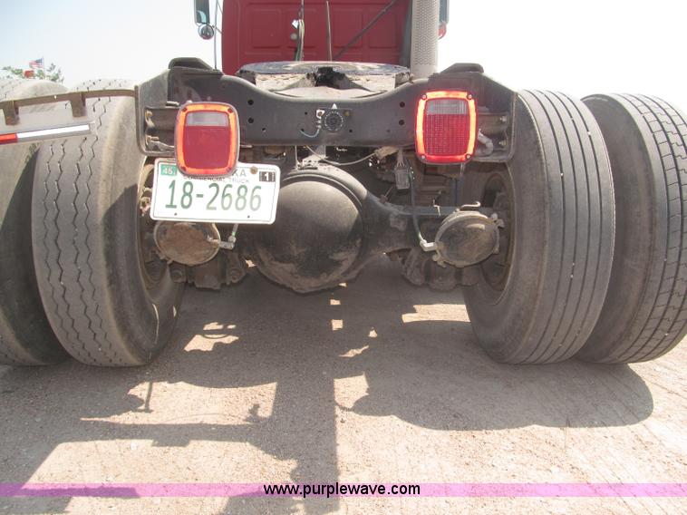 image for item F7087 1997 Ford LT9513 Louisville 113 Conventional H semi truck