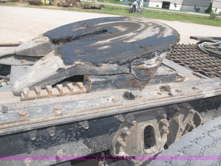 image for item F7087 1997 Ford LT9513 Louisville 113 Conventional H semi truck