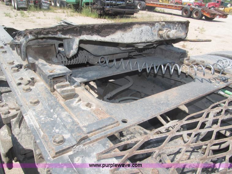 image for item F7087 1997 Ford LT9513 Louisville 113 Conventional H semi truck