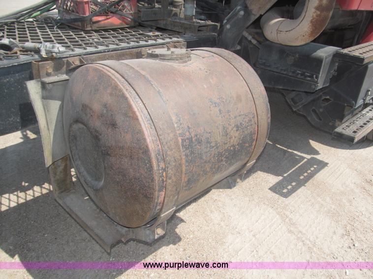 image for item F7087 1997 Ford LT9513 Louisville 113 Conventional H semi truck