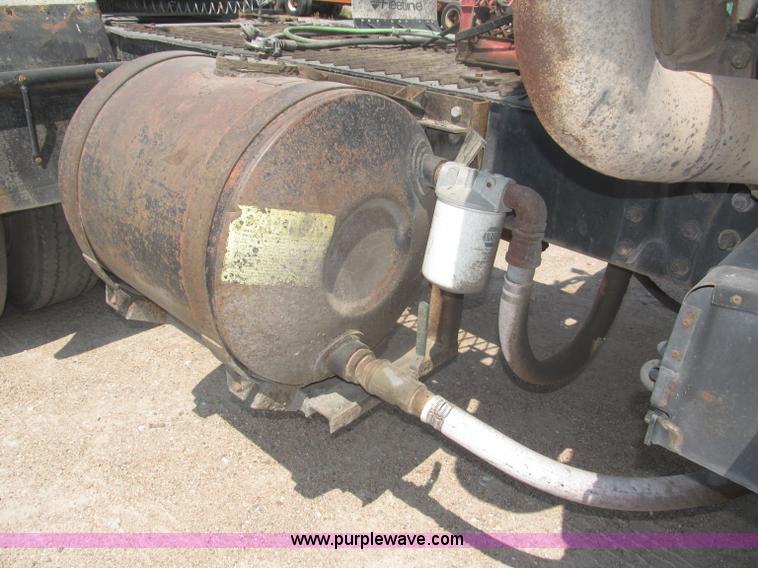 image for item F7087 1997 Ford LT9513 Louisville 113 Conventional H semi truck