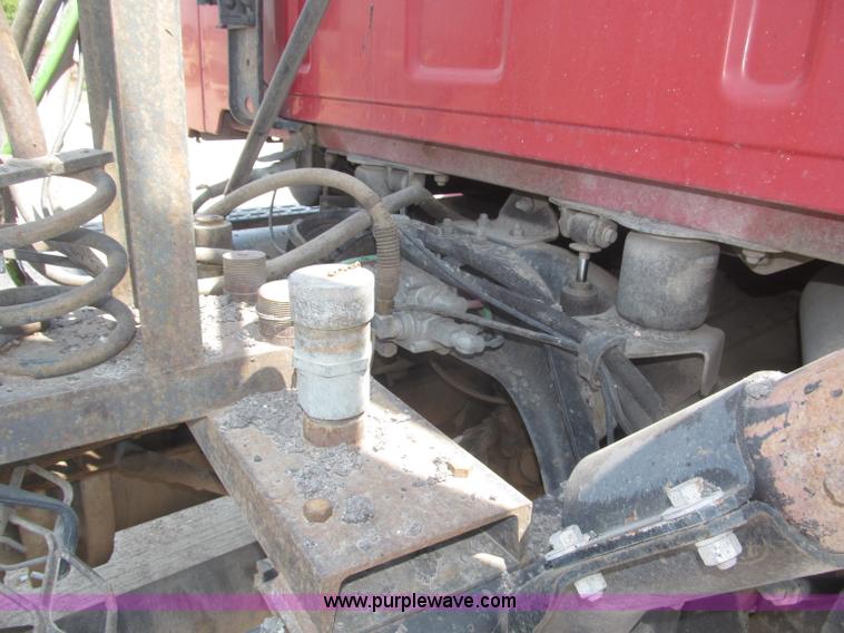 image for item F7087 1997 Ford LT9513 Louisville 113 Conventional H semi truck