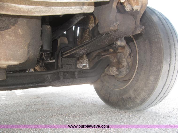 image for item F7087 1997 Ford LT9513 Louisville 113 Conventional H semi truck