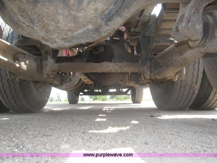 image for item F7087 1997 Ford LT9513 Louisville 113 Conventional H semi truck