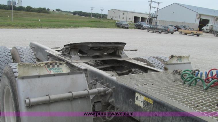 image for item G2061 2002 Mack CH613 semi truck