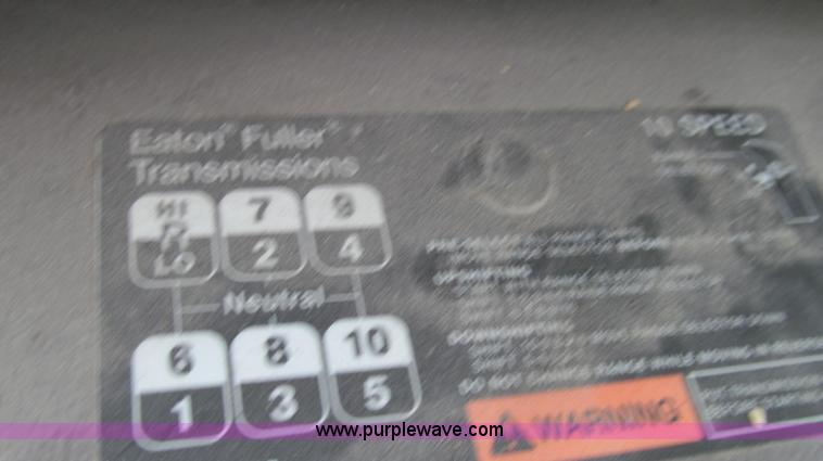 image for item G2061 2002 Mack CH613 semi truck