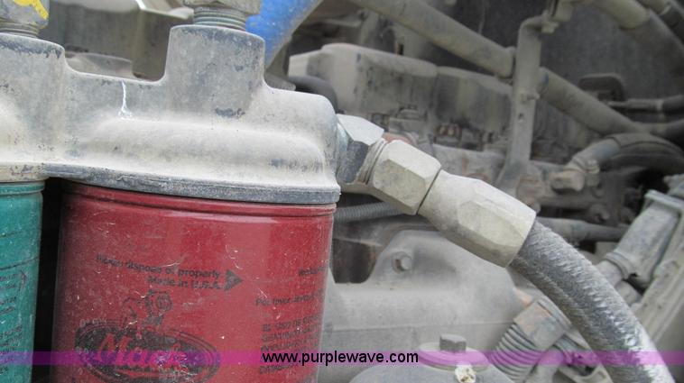 image for item G2061 2002 Mack CH613 semi truck