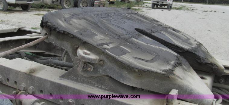 image for item G2062 2005 Freightliner Columbia C12064ST semi truck