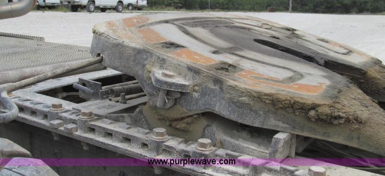 image for item G2074 2005 Mack Vision semi truck