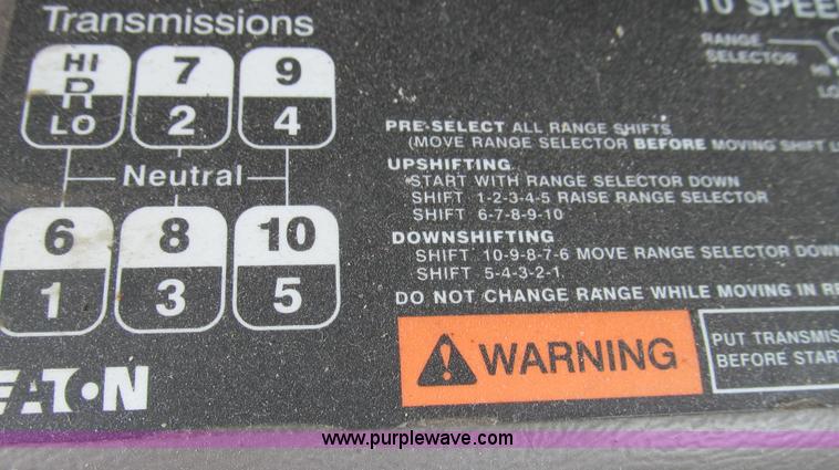 image for item G2074 2005 Mack Vision semi truck