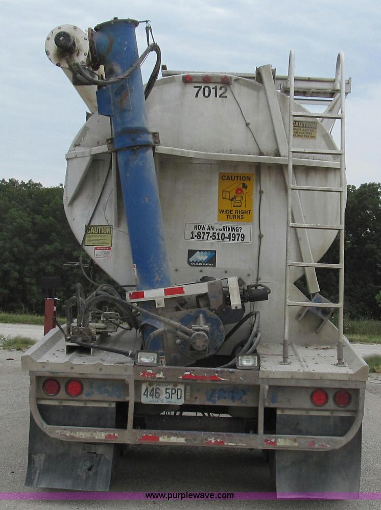 image for item G2075 2006 Warren bulk aluminum feed trailer