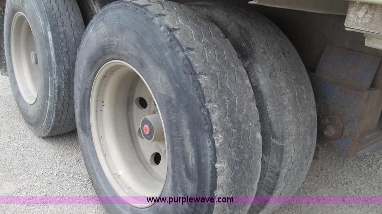 image for item G2075 2006 Warren bulk aluminum feed trailer