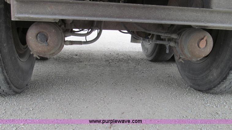 image for item G2075 2006 Warren bulk aluminum feed trailer