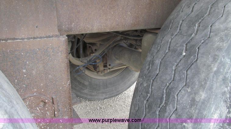 image for item G2075 2006 Warren bulk aluminum feed trailer