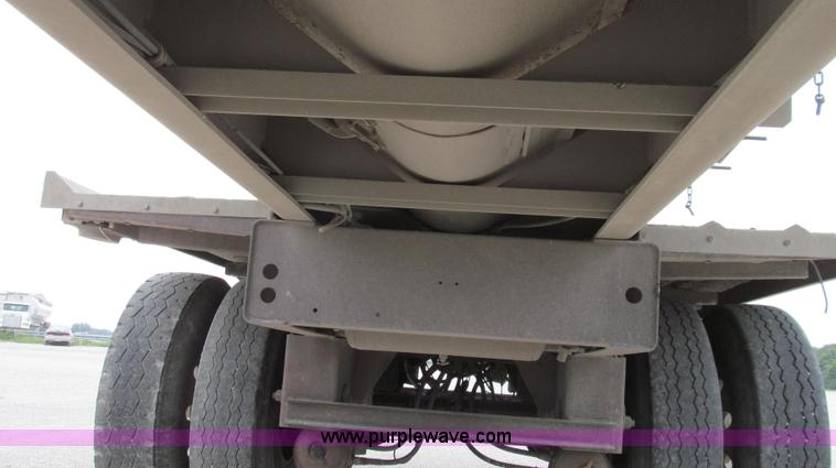 image for item G2075 2006 Warren bulk aluminum feed trailer