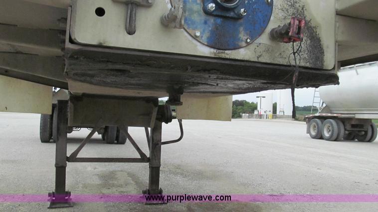 image for item G2075 2006 Warren bulk aluminum feed trailer