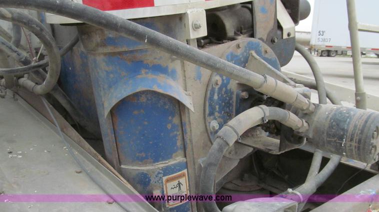 image for item G2075 2006 Warren bulk aluminum feed trailer