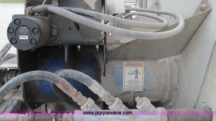 image for item G2075 2006 Warren bulk aluminum feed trailer