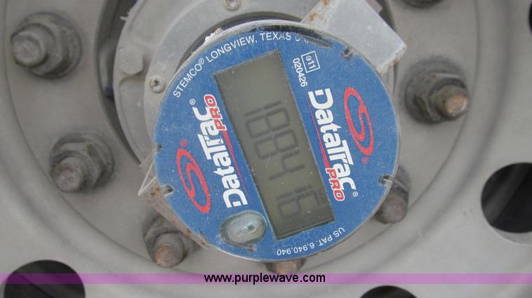 image for item G2075 2006 Warren bulk aluminum feed trailer