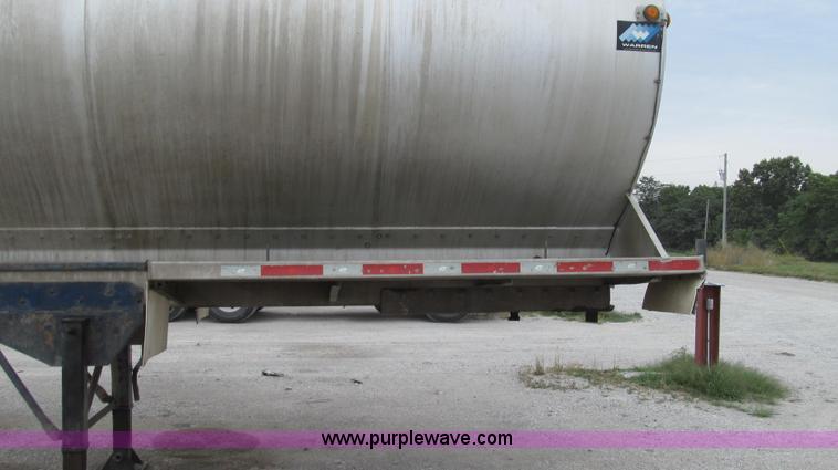 image for item G2075 2006 Warren bulk aluminum feed trailer