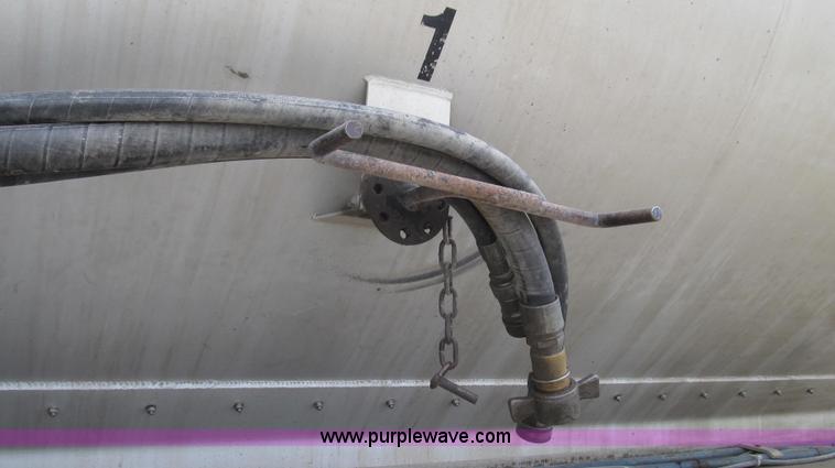 image for item G2075 2006 Warren bulk aluminum feed trailer