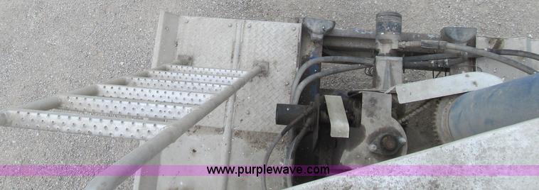 image for item G2075 2006 Warren bulk aluminum feed trailer