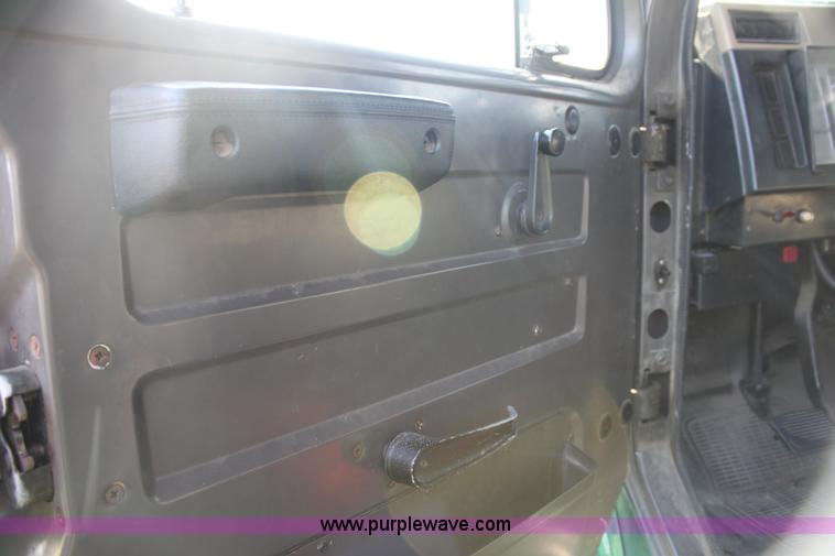 image for item G4040 1994 International 4700 box truck