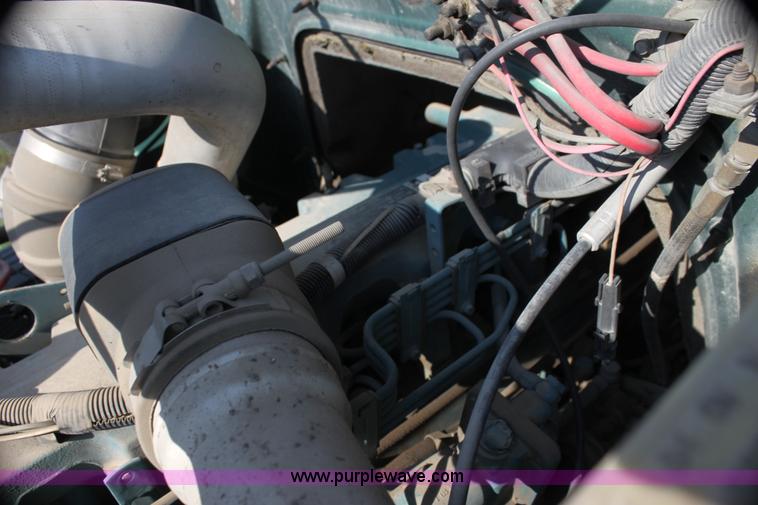 image for item G4040 1994 International 4700 box truck