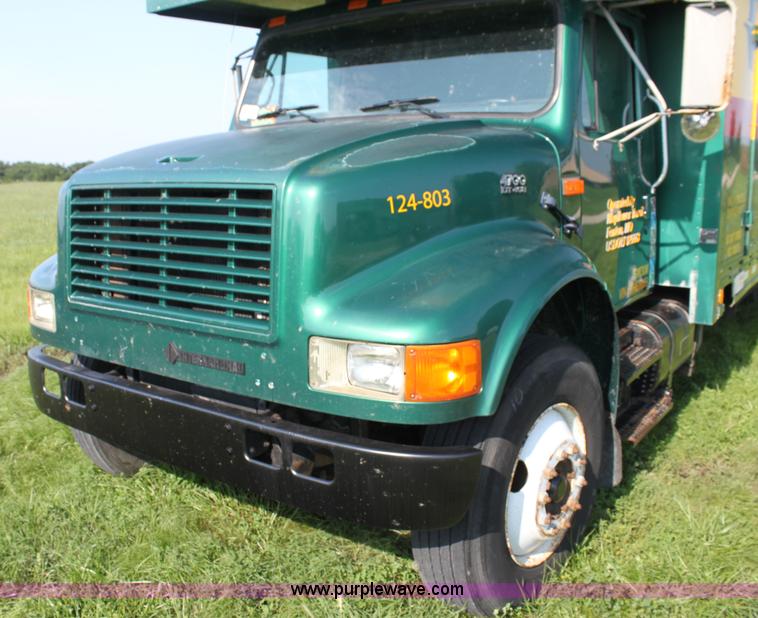 image for item G4040 1994 International 4700 box truck