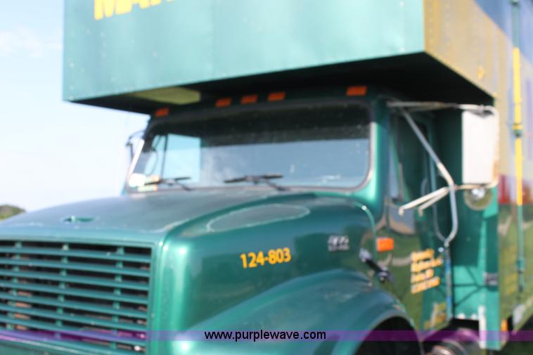 image for item G4040 1994 International 4700 box truck