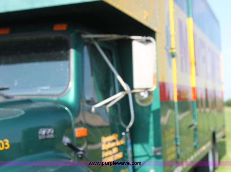 image for item G4040 1994 International 4700 box truck