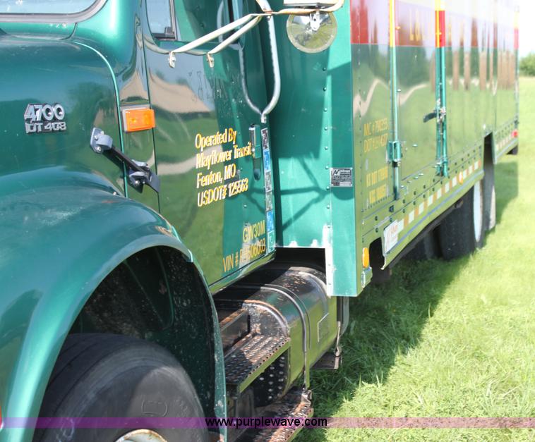 image for item G4040 1994 International 4700 box truck